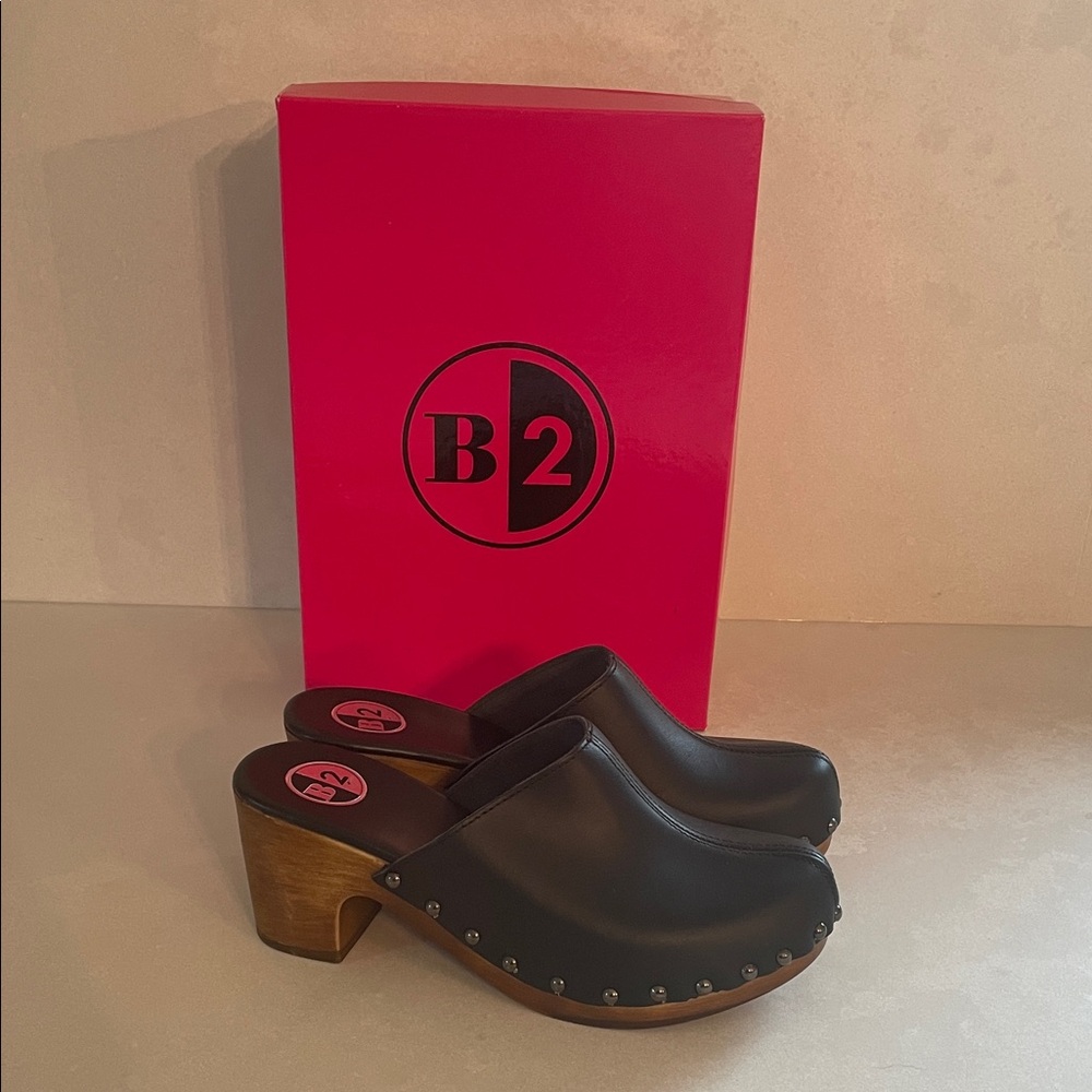Black Women's Clogs by B2(Browns)